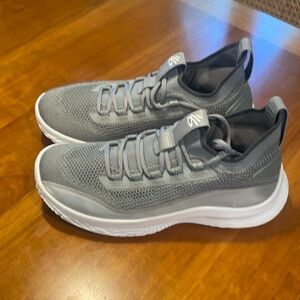 Under Armour Curry 8 Shine Flow Steel Silver Gray White size 10.5 $65 OBO